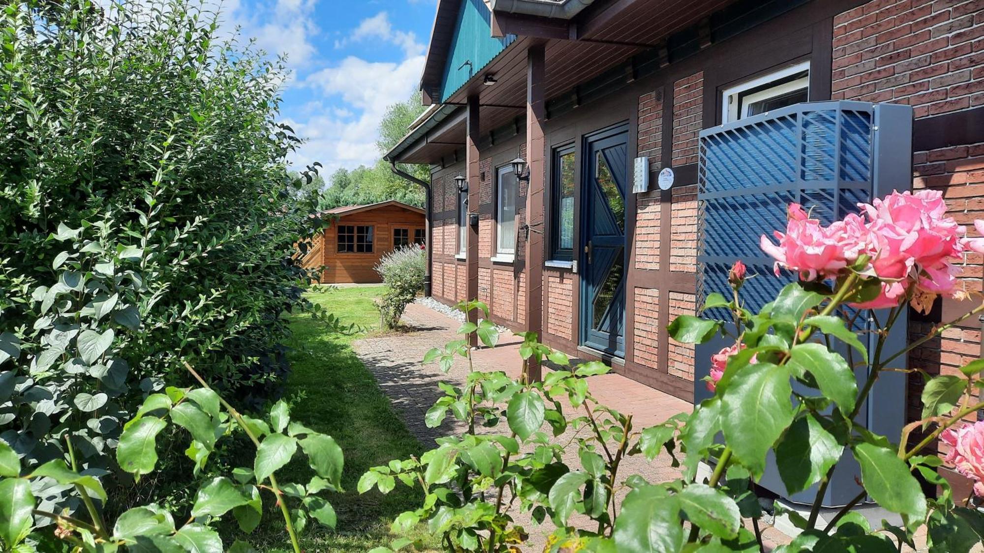 Ferienhaus Sasse Ferienwohnungen Mit Garten & Grill Molschow Exterior foto